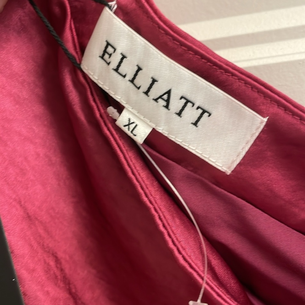Elliatt Berry Cassini‎ Satin One Shoulder Ruched Midi Dress XL - $238 - Picture 12 of 15